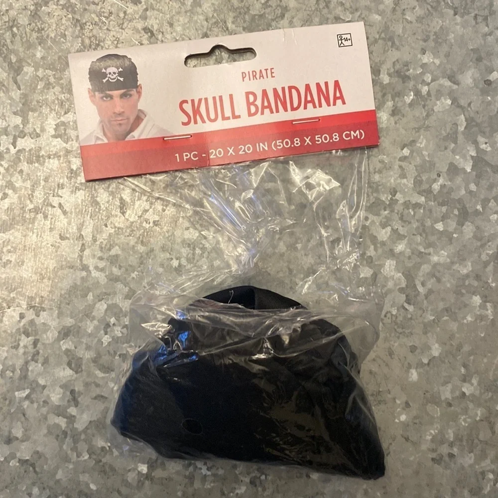 Pirate skull bandana